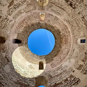 https://apt-diocletian-wine-2.splithotels.org